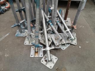 24x Assorted Scaffolding Base Feet Assemblies