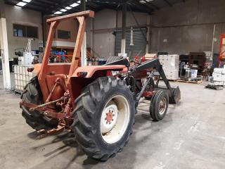 International 454 Tractor with Loader