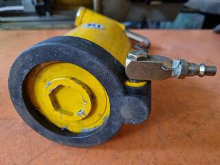 Sumake Air Riveter