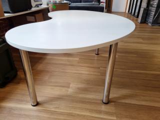 Stylish Modern Office Desk / Table