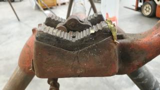 Ridged Chain Vice Stand