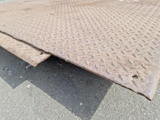 2 Sheets of Steel Tread Plate