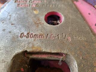 3000kg Vertical Plate Clamp by Challenger