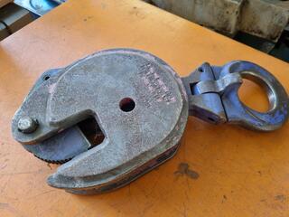 3000kg Vertical Plate Clamp by Challenger