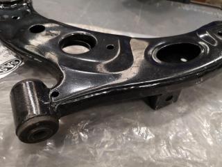 Front Right Control Arm for Subaru, Diahatsu, Siron