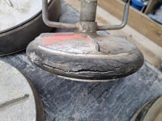 8x Assorted Aluminium Drain Test Plugs