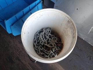 Bucket of 4 Assorted Size/Length Chains
