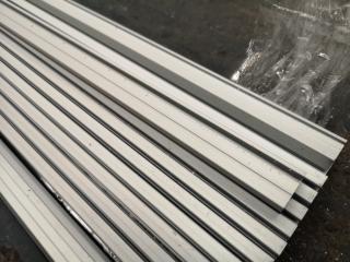 14x Lengths of Aluminium Extrusion Material Lengths