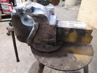 Workshop Vice on Heavy Steel Stand