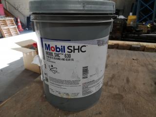 Mobil SHC 630 Synthetic Bearing & Gear Oil, 18.9L Bucket