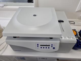 Eppendorf Laboratory Centrifuge 5810R