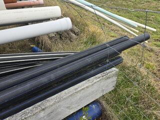 Assorted Plastic Pipe Lengths