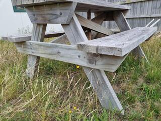 Wood Picknick Table w/ Canvas Shade Umbrella