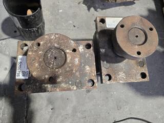 2x Matching Hydraulic Rams