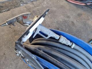 Retracting Air Hose Reel Assembly