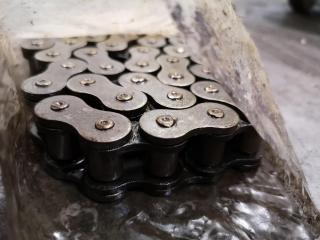 9x Assorted Lengths of Roller Chain