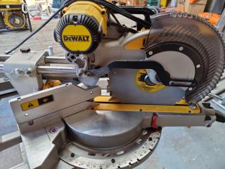 DeWalt XPS 305mm Compound Mitre Saw w/ Folding Stand