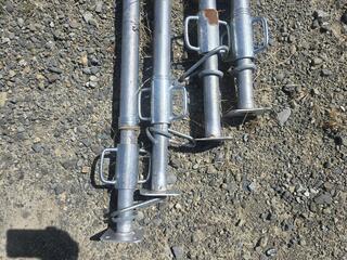 Adjustable steel props