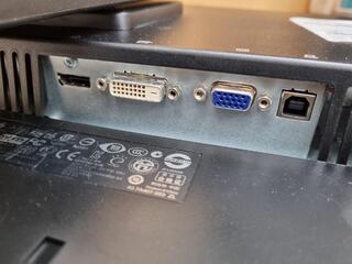 2x HP Compaq 24" LCD Monitors