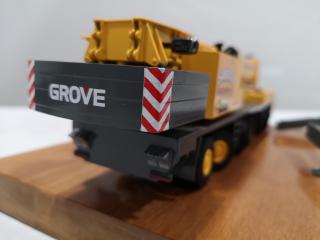Die-cast Scale Model Crane Truck