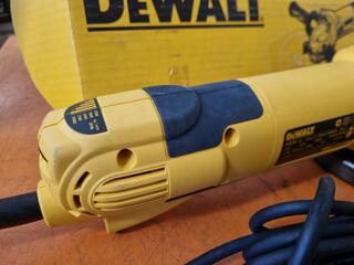 DeWalt Corded 125mm Angle Grinder, New