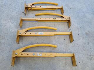 4x Adjustable Brick Lifting Tongs