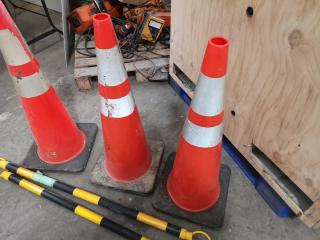 3x 890mm Street Safety Cones w/ 2x Safety Rails