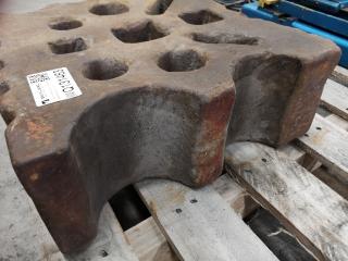 Vintage Iron Form Block