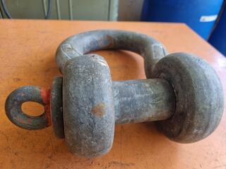 25-Ton Bow Shackle