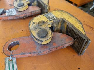 Pair of Horizontal Plate Clamps, 3200kg Capacity