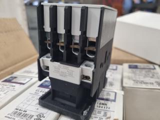 10x GE General Electric 3-Phase Contactors CL04A310MN