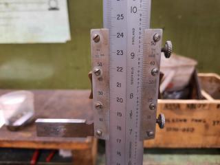 Vernier Height Guage (Chesterman) 3071