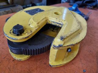 Titan 3-Ton Universal Plate Clamp