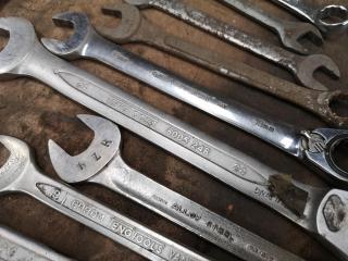 19x Assorted Wrenches, Spanners, Breaker Bar, & More