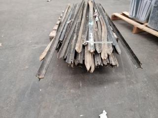 Pallet of Assorted Posts