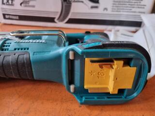 Makita 18V LXT Collated Screwdriver w/ 3.0Ah Battery