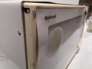 National The Genius 600W Microvave Oven