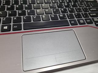 Fujitsu Lifebook E736 Laptop, Damaged Screen