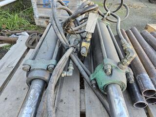 2 x Large Hydraulic Rams 