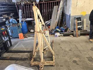 Hamilton Engine Crane
