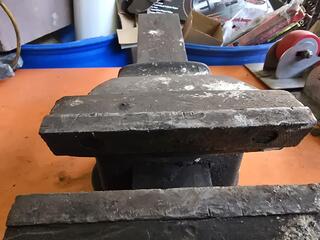 Record Metal Vice 