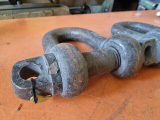 2x Large D-Shackles
