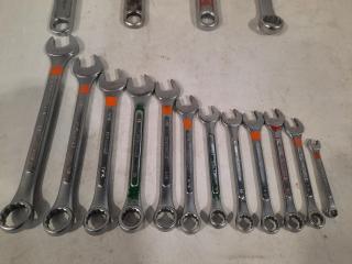 16 Assorted Spanners and Adjustable Crescent Wrenches