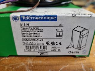 2x Telemecanique Photoelectric Sensors