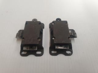 2 x MD500 Door Latchblocks