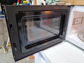 Living & Co 800W Microwave Oven