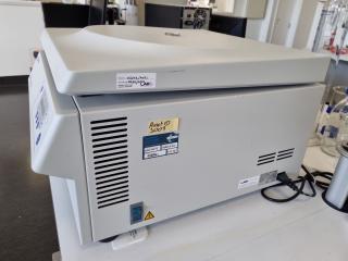 Eppendorf Laboratory Centrifuge 5810