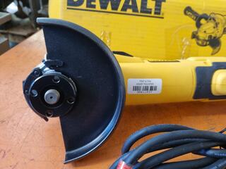 DeWalt Corded 125mm Angle Grinder, New