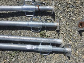 Adjustable steel props