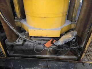 Very Large Hydraulic Press Assembly